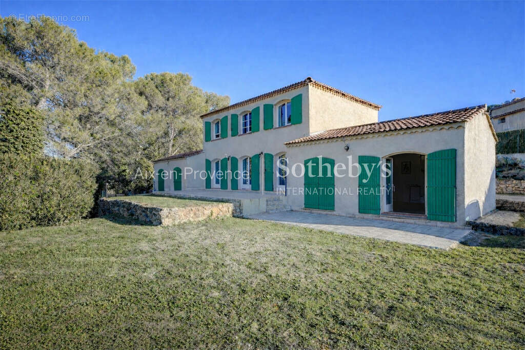 Maison à EGUILLES