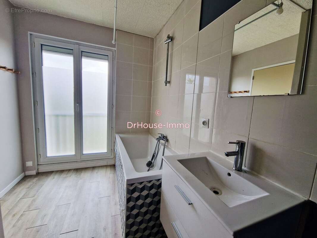 Maison à ROMANS-SUR-ISERE