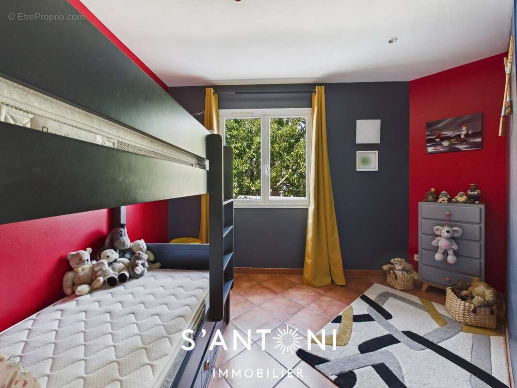 MÈZE  Maison T4 de plain-pied 4 faces avec piscine chauffée sur plus de 600 m² de terrain - photo 15
