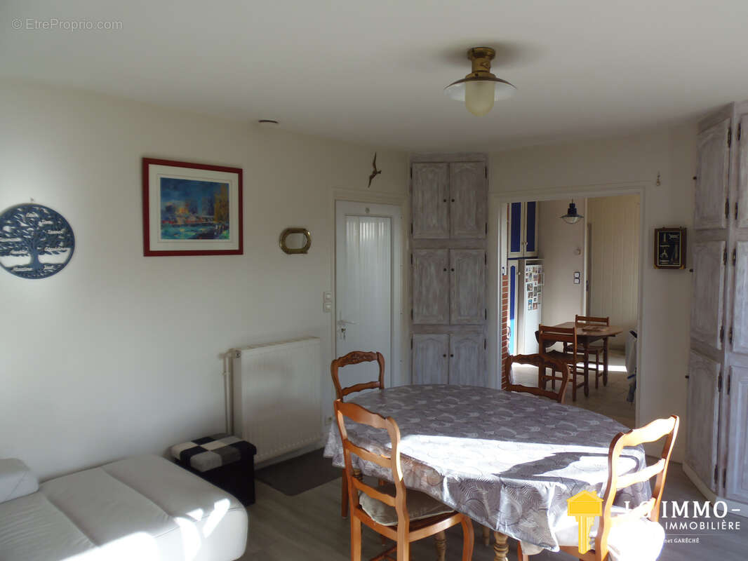 Maison à CHENAC-SAINT-SEURIN-D'UZET