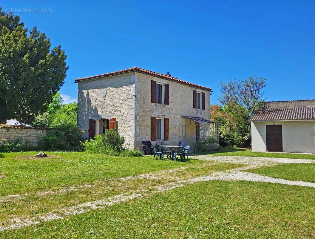 Maison à MATHA