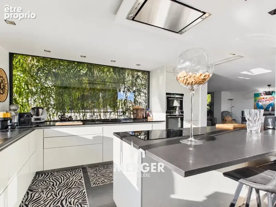 Maison  contemporaine avec piscine & sauna sur 10 ares - photo 3