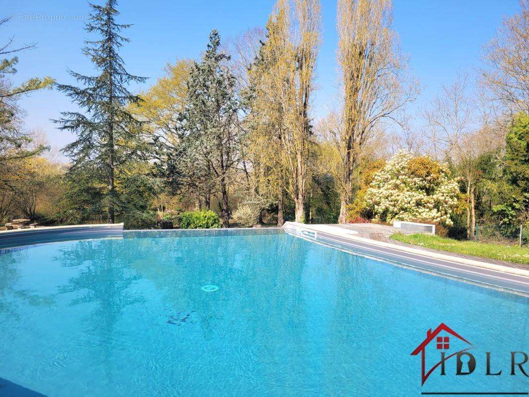 Maison à BRIE-COMTE-ROBERT