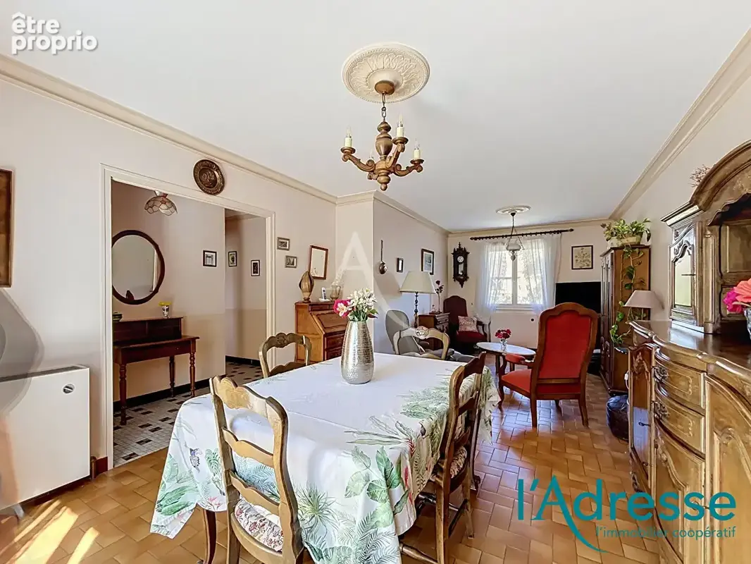 LAVAL - Quartier des Blardières- Maison 3 chambres avec terrain clos - photo 4