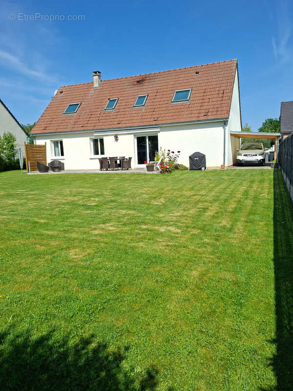 Maison à LE PLESSIER-ROZAINVILLERS
