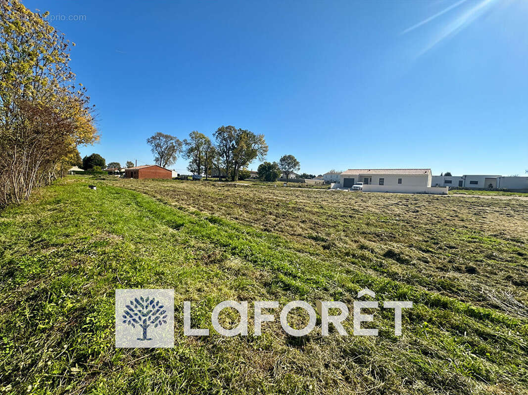 Terrain à GEMOZAC