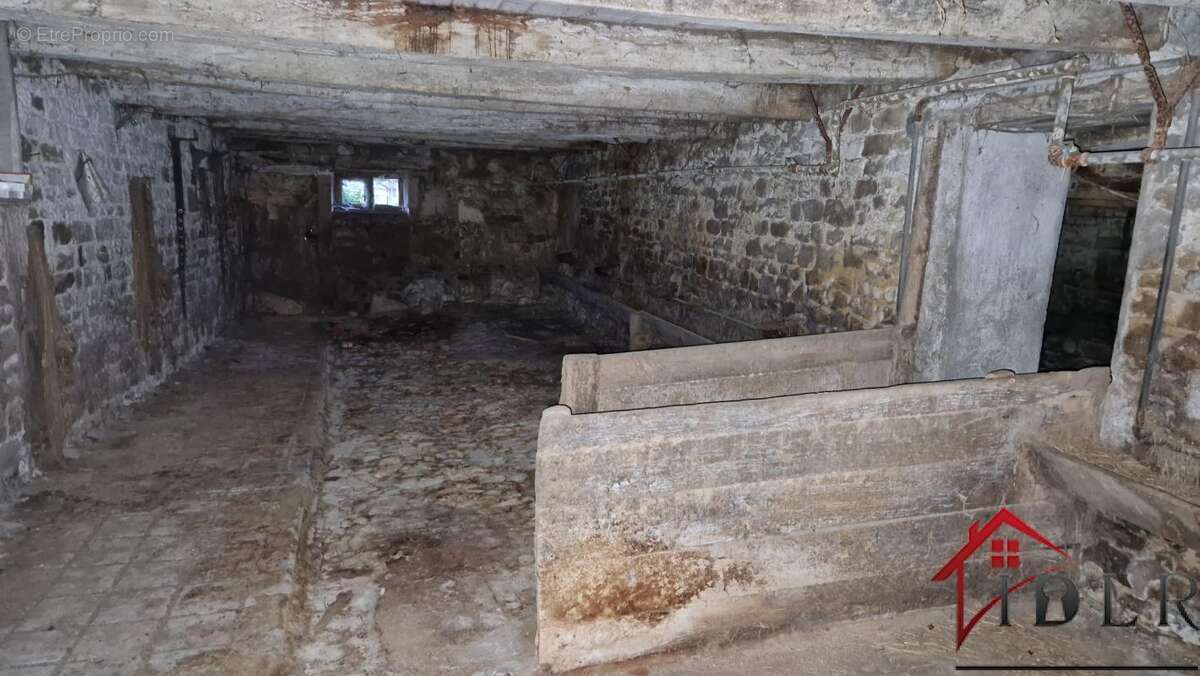 Maison à OUGE