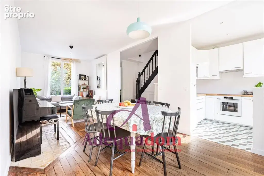 Maison de charme rénovée avec 3 chambres - bureau,  jardin terrasse et stationnement - photo 2