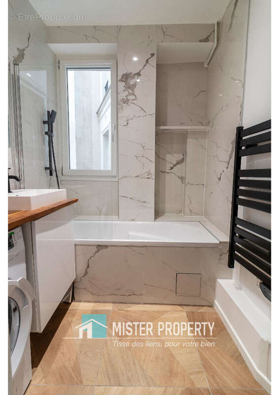 Appartement à PARIS-17E