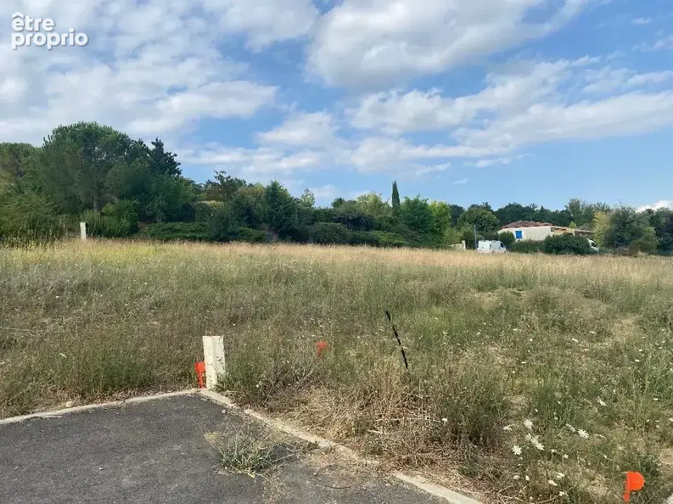 Terrain à REYNIES