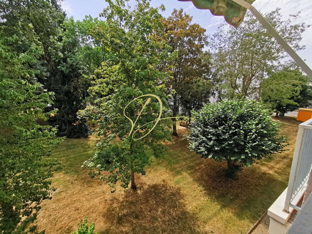 Appartement à PIERRES