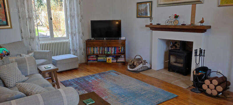 SALON - Maison à LORIGNE