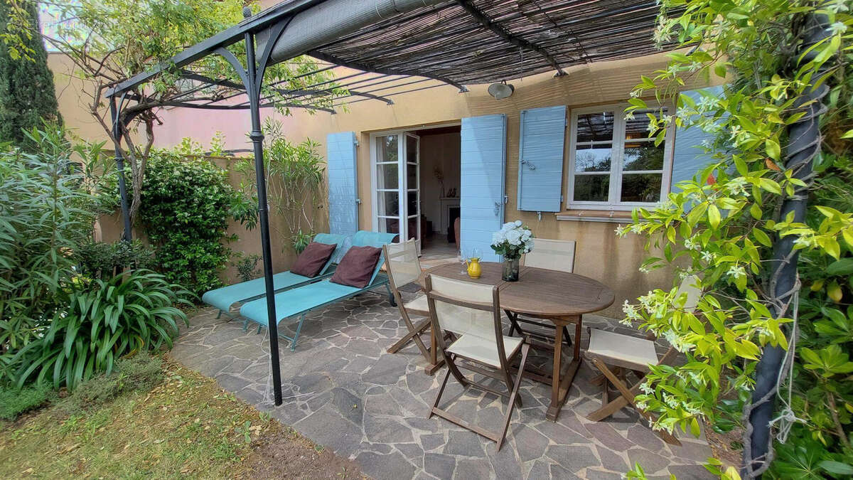 Maison à LA MOTTE