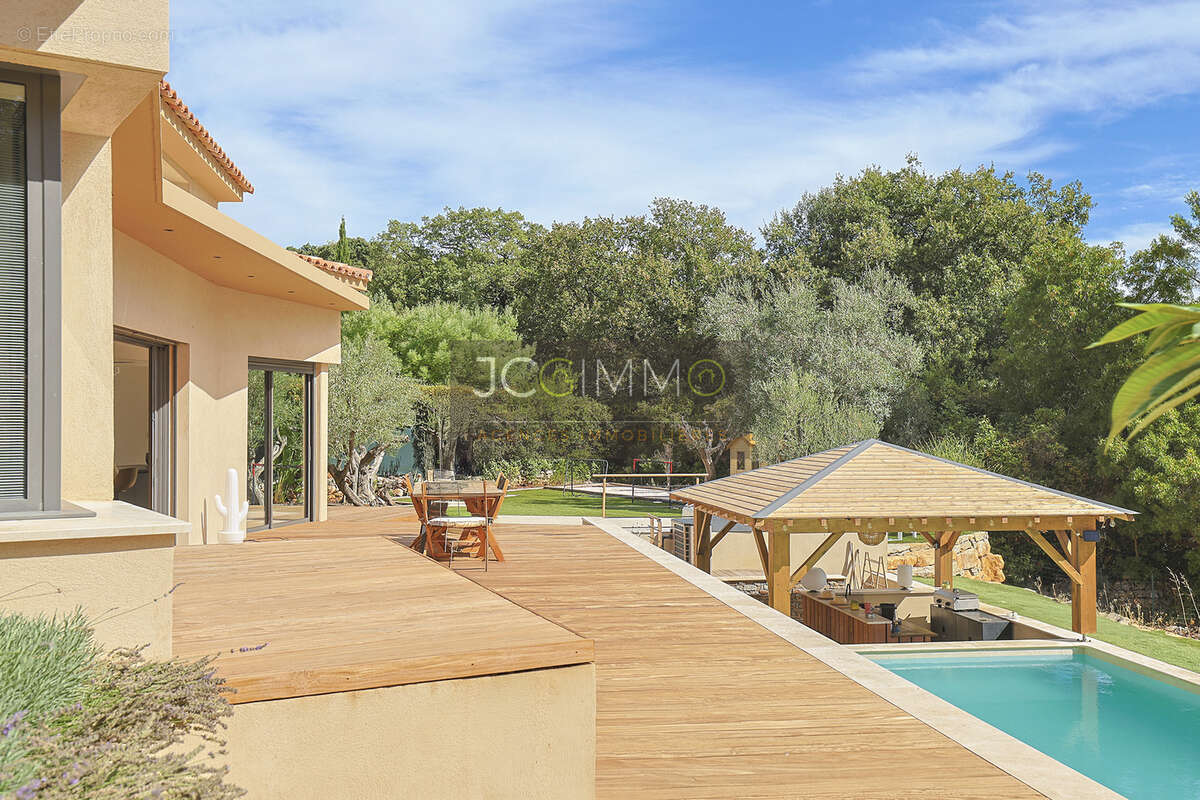 Villa construite en 2023 avec vue mer - photo 12