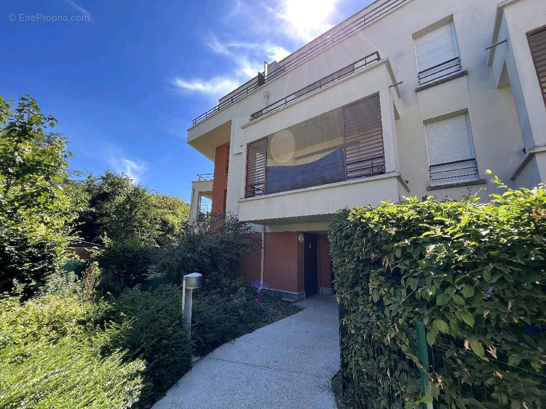 Appartement à PONTAULT-COMBAULT