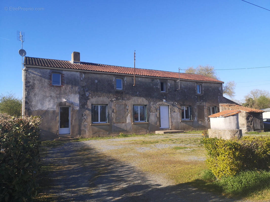 Maison à LES HERBIERS