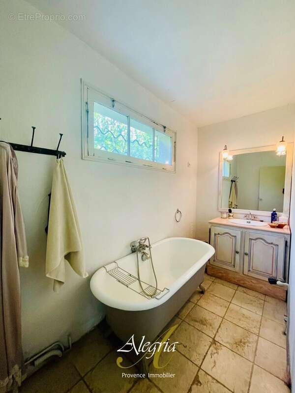 Maison à VILLECROZE