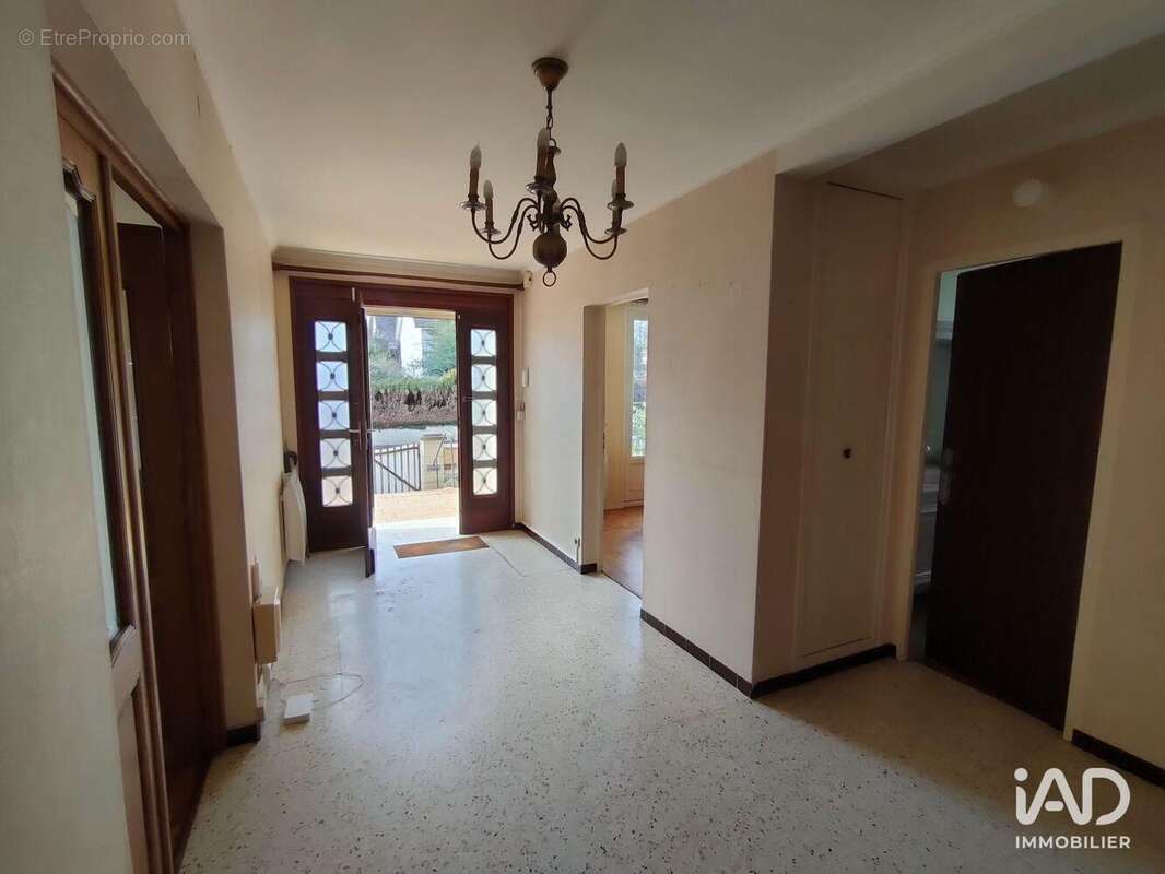 Maison 122 m² à Besse-Sur-Braye  - photo 2