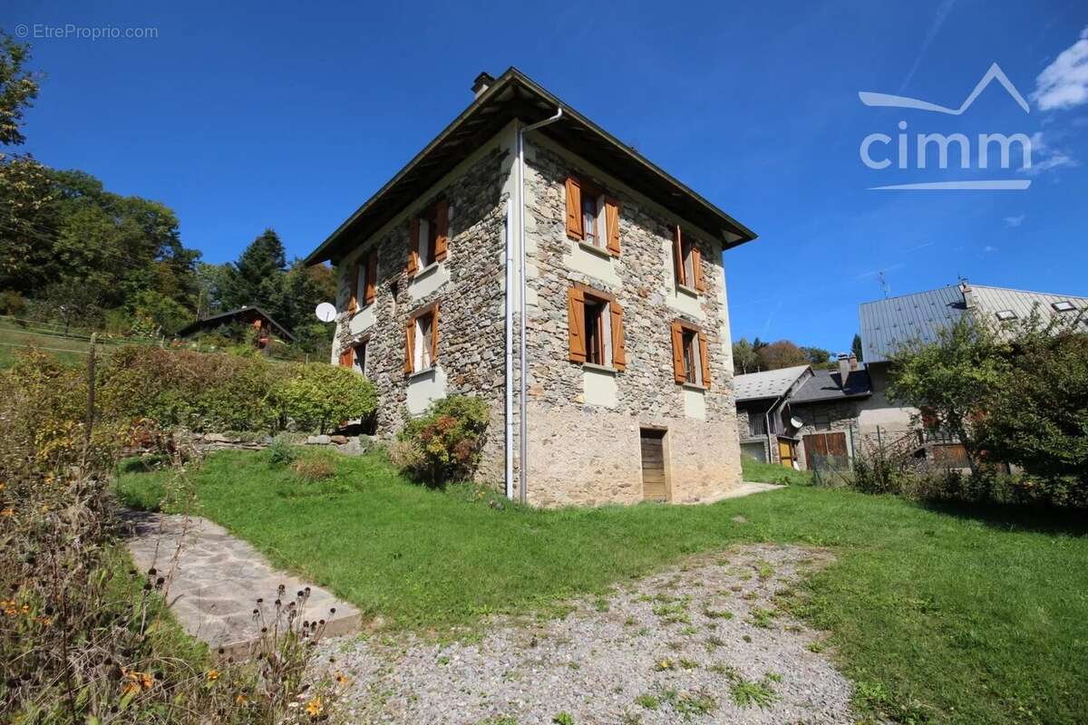 Maison à BOURGET-EN-HUILE
