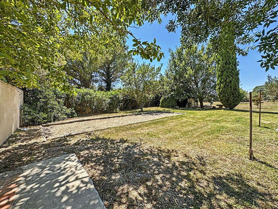 Maison de caractère avec gîte indépendant, piscine, garage et 5 000 m² à vendre à Moulès - photo 10