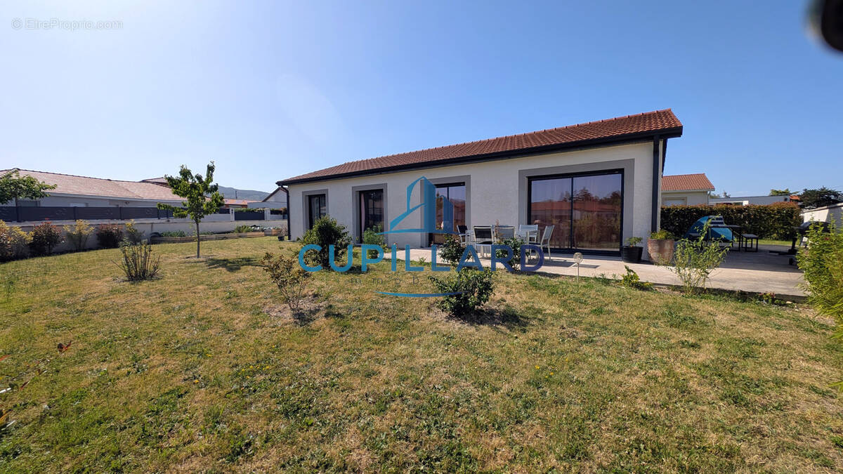 Maison à RENAISON