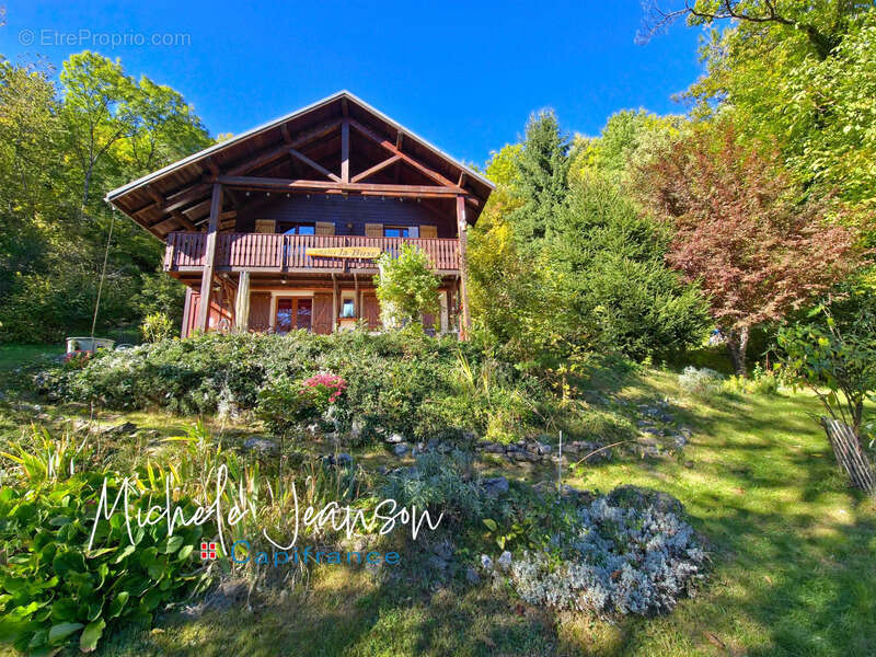 Maison à SAINT-GEORGES-DES-HURTIERES