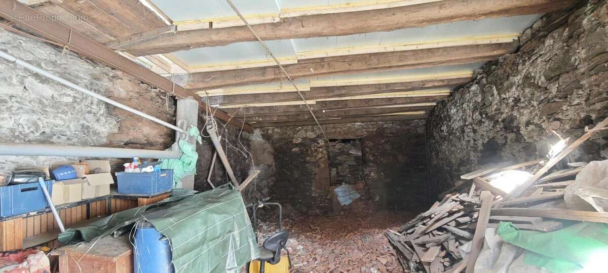 Maison à LIVINHAC-LE-HAUT