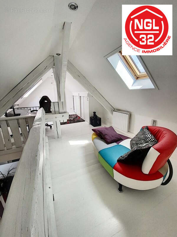 Appartement 98 m² à Mesigny  - photo 3
