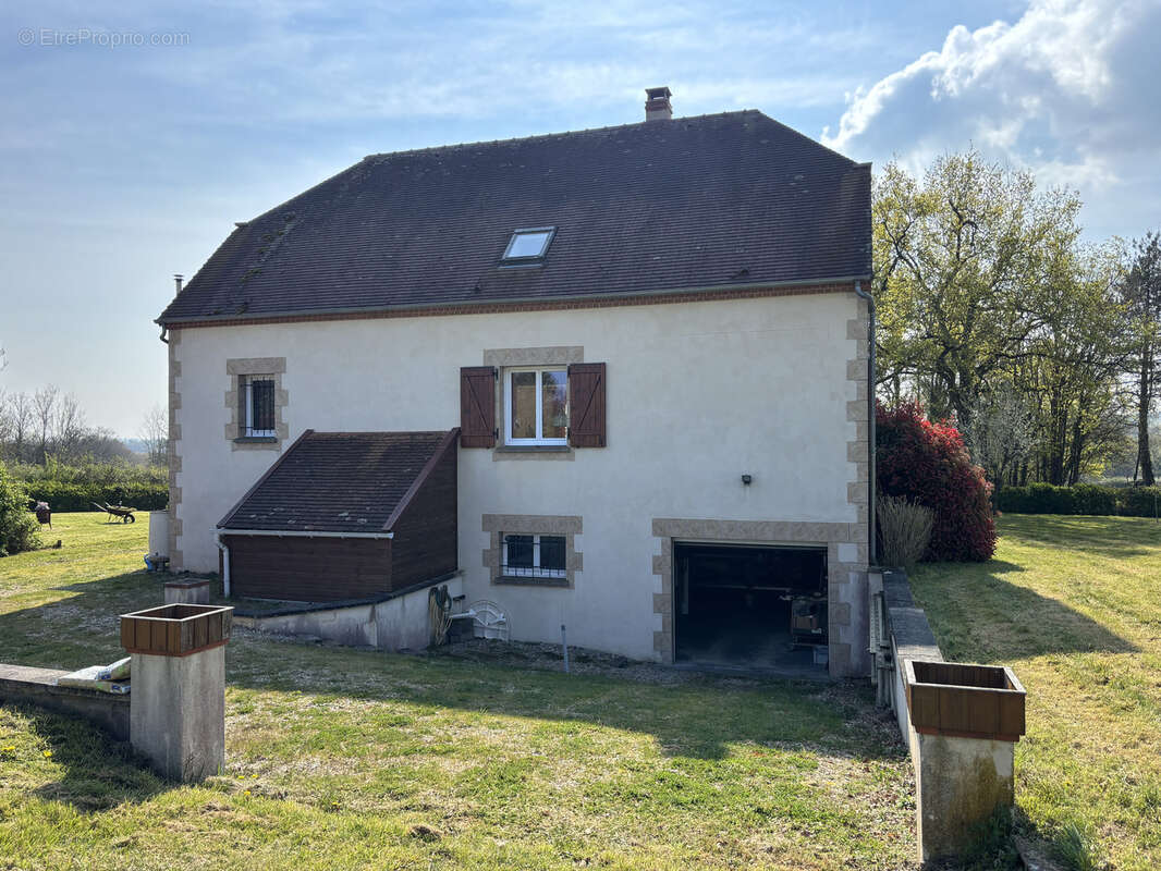 Maison à AUTRY-ISSARDS