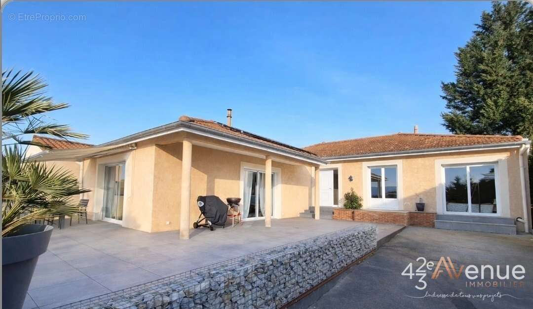 Maison à SURY-LE-COMTAL