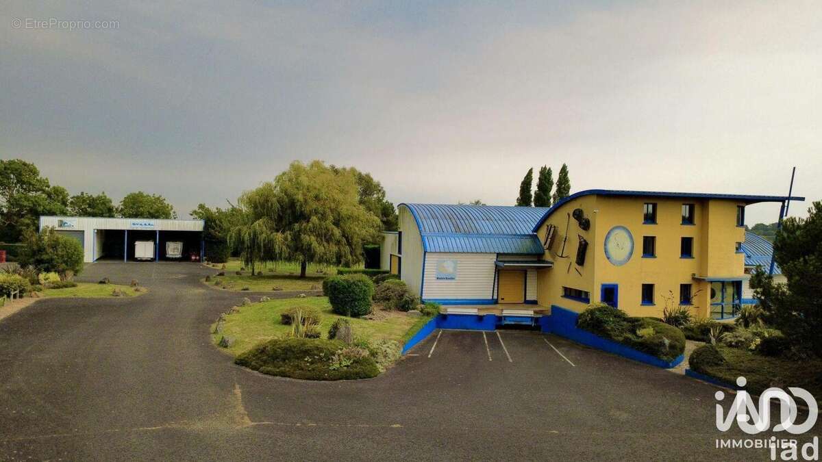 Photo 4 - Commerce à MONTMARTIN-SUR-MER