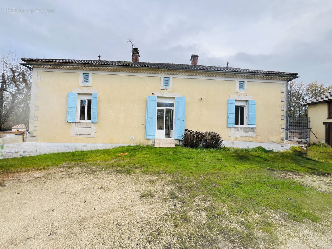 Maison à COURSAC