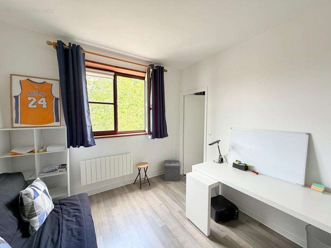 Appartement T2 – Dernier étage – Immeuble de caractère – Vue dégagée - photo 8