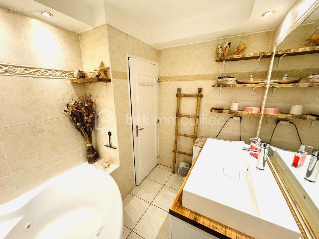 Appartement à MARSEILLE-12E