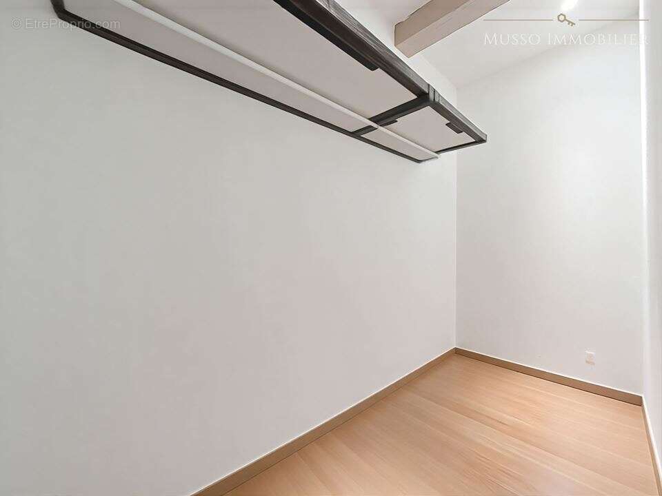 Appartement à MARSEILLE-6E