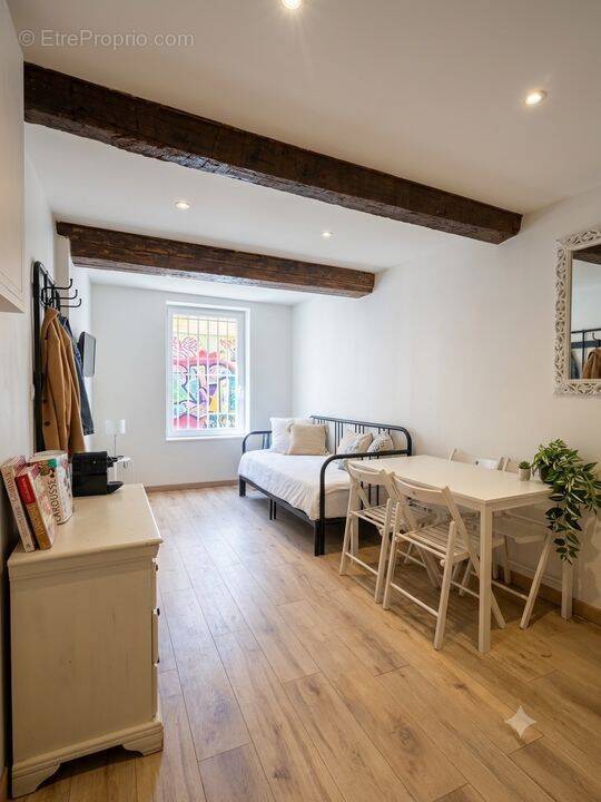 Appartement à MARSEILLE-1E