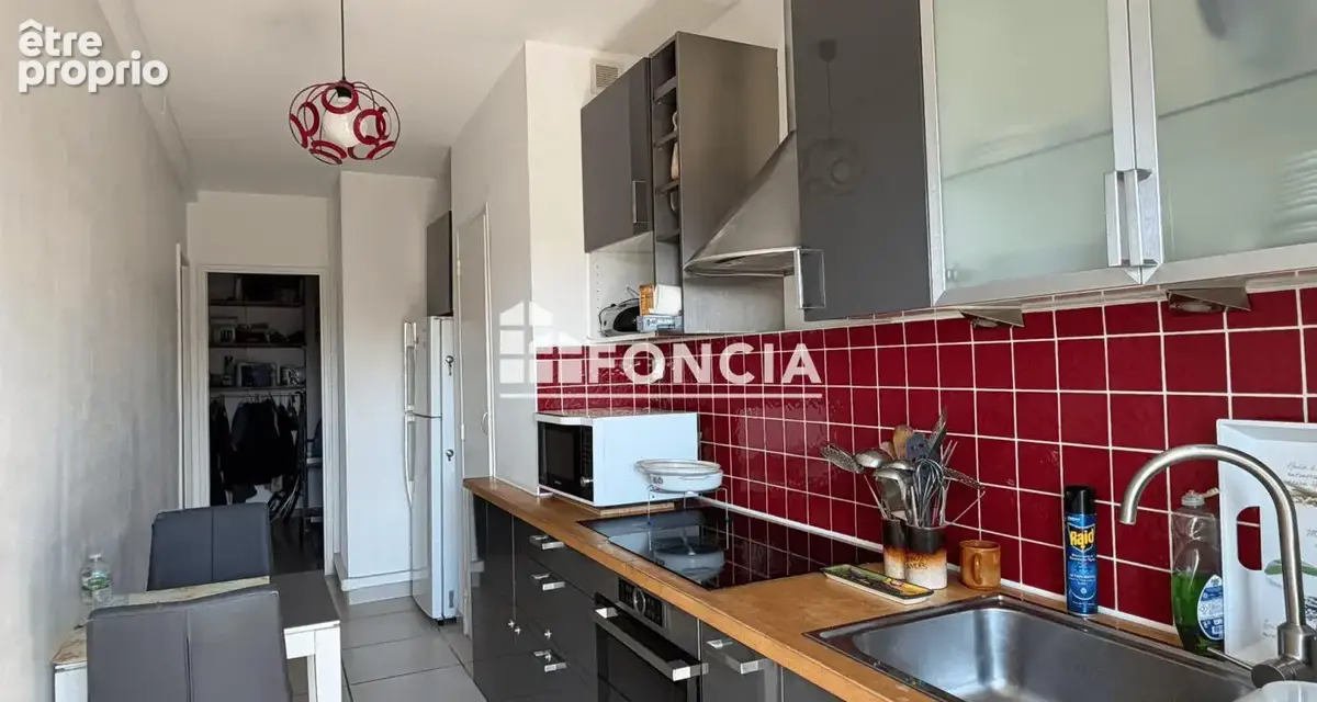 Toulon – port marchand / mourillon – magnifique t5 de 106 m² avec balcon-terrasse et petite vue mer - photo 10