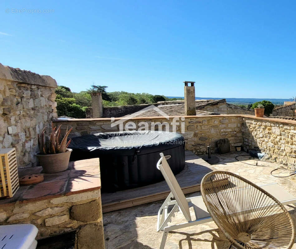 Maison à COLLORGUES