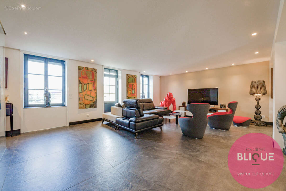 Maison à LAY-SAINT-CHRISTOPHE