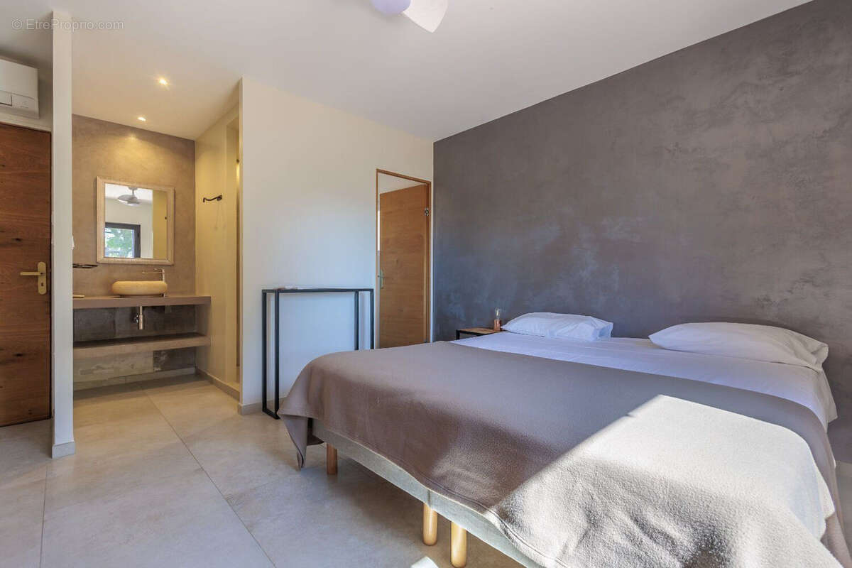 Domaine viticole & Villa contemporaine - Art de vivre en Provence - photo 13