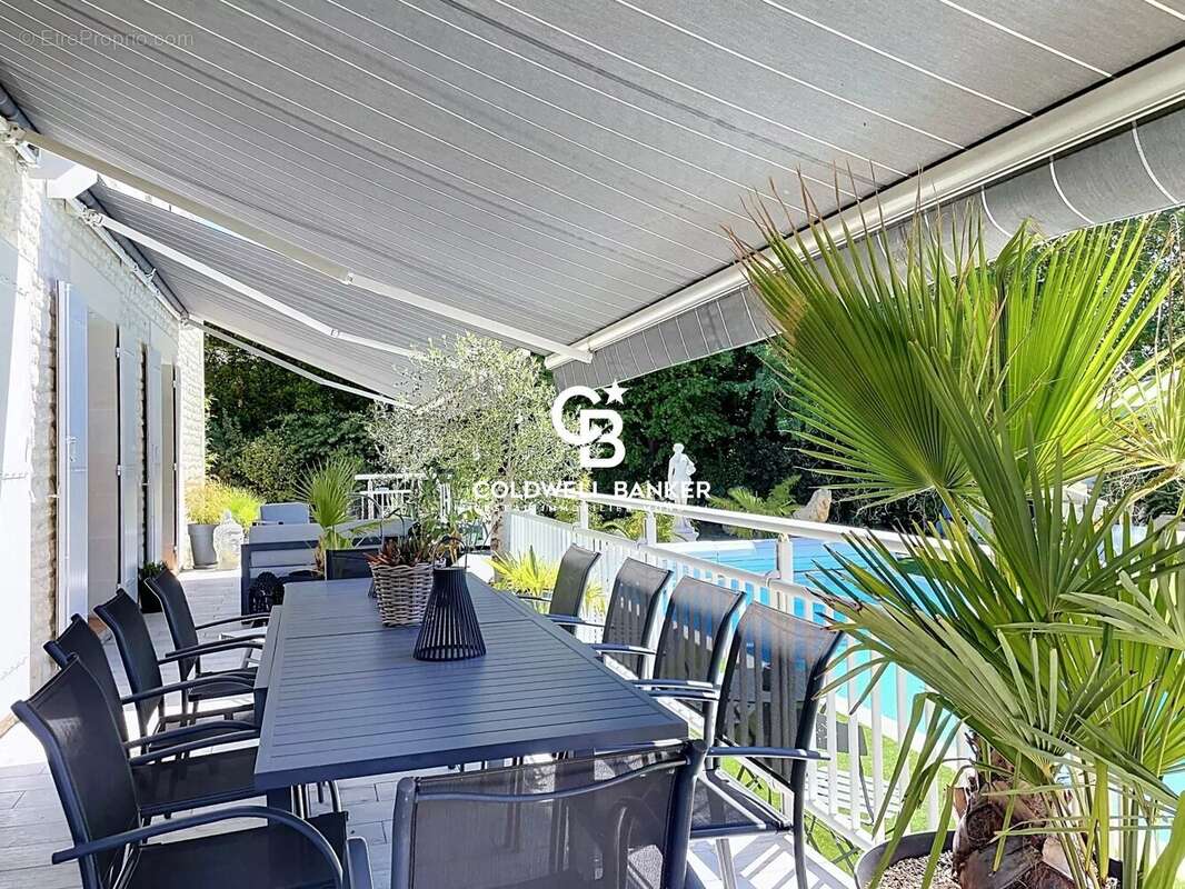 Maison familiale de charme avec piscine et dépendances à Saintes - photo 19