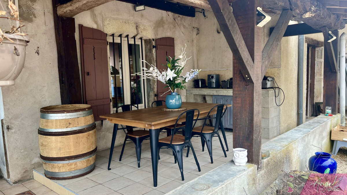 Maison à MONT-SOUS-VAUDREY