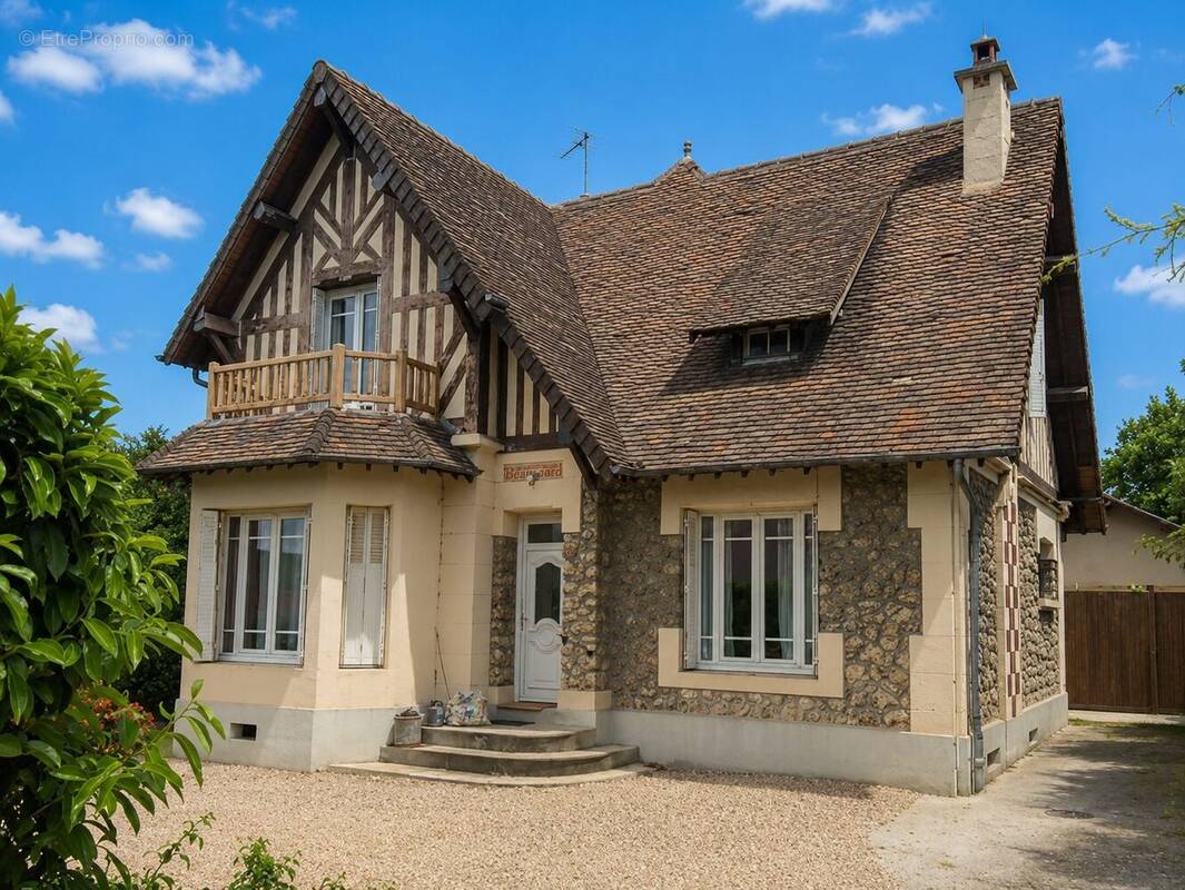 Maison à PONT-L'EVEQUE