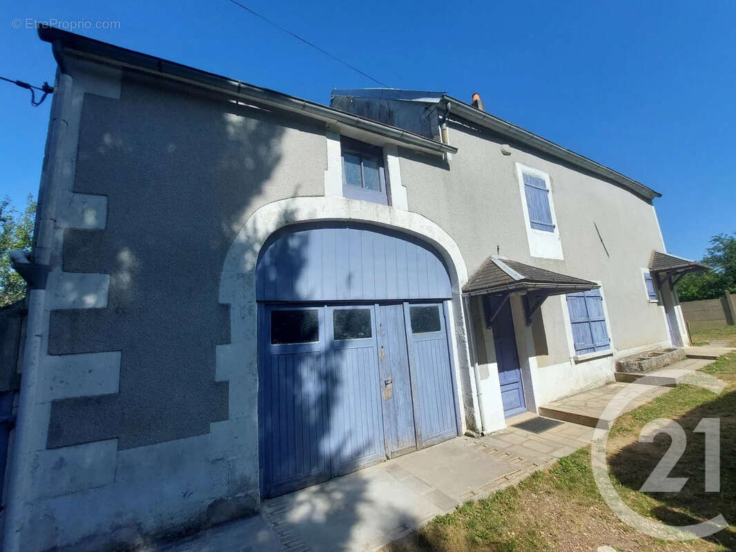 Maison à SOUGERES-EN-PUISAYE