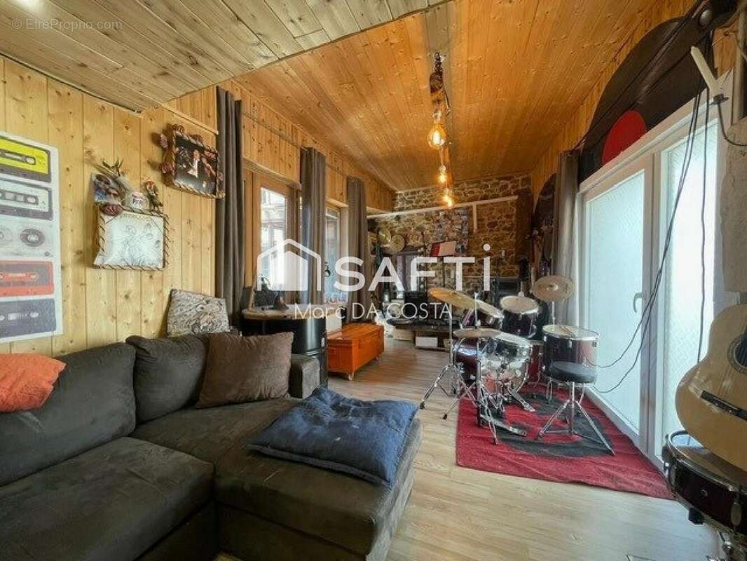 Photo 3 - Maison à CHEVRIERES