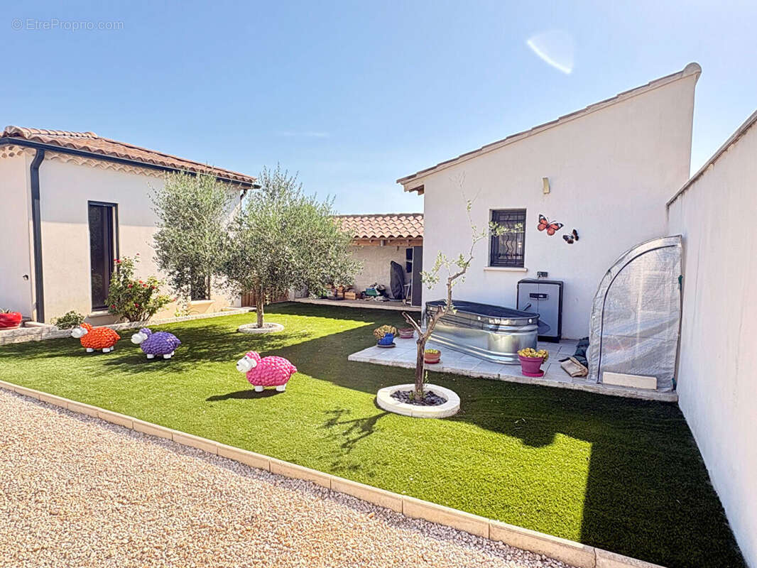 Maison Laudun - 6 pièces - 145 m² - photo 15