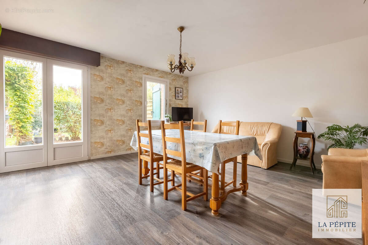 Maison à AULNOY-LEZ-VALENCIENNES