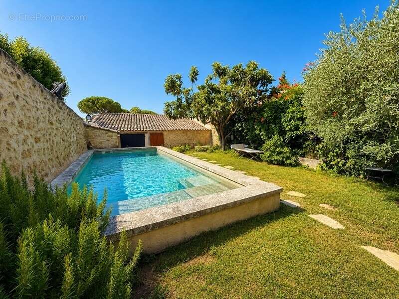 Maison de village à vendre 4 pièces 100 m2 , jardin, bassin de nage, garage PUYVERT  (84) - photo 3
