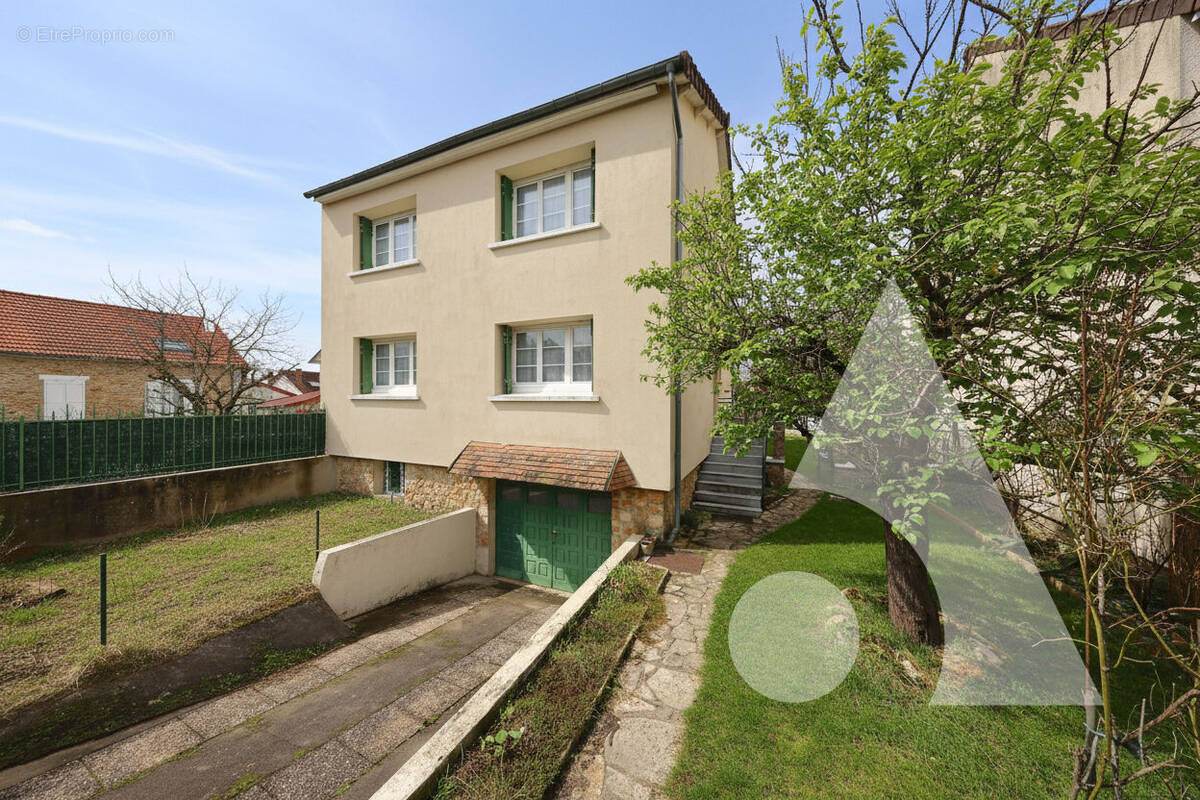 Maison à CORBEIL-ESSONNES