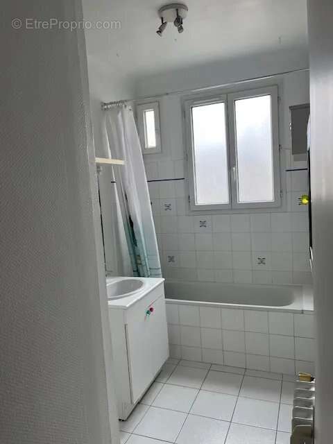Appartement à LA GARENNE-COLOMBES